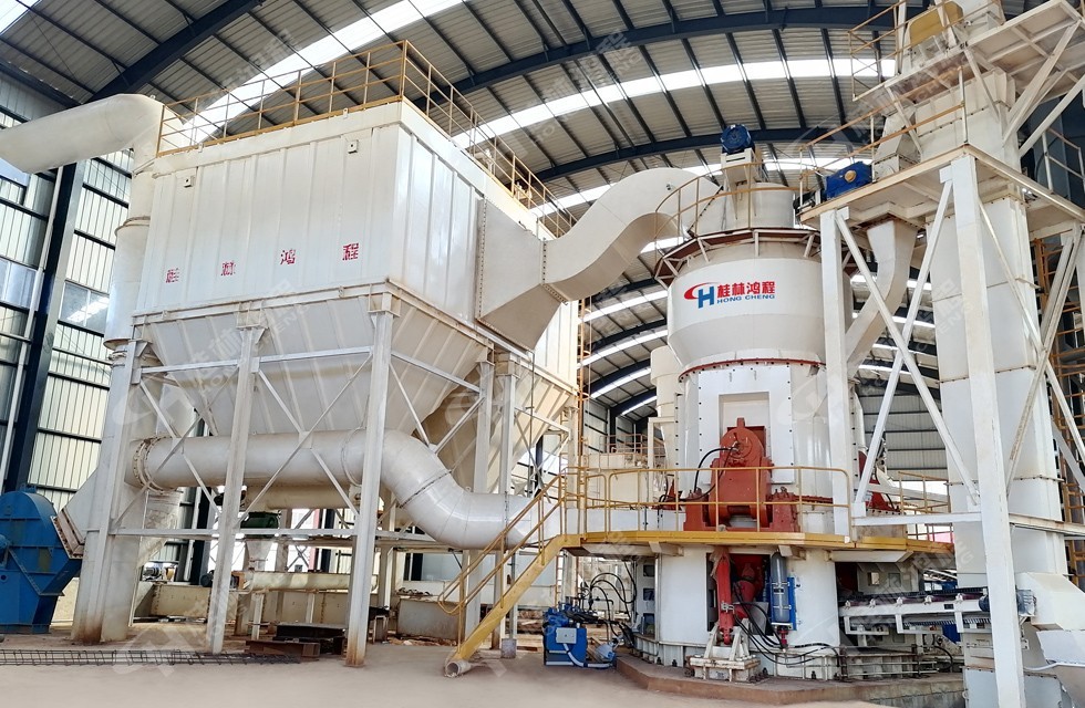 云南大型脫硫石灰石立磨制粉生產線